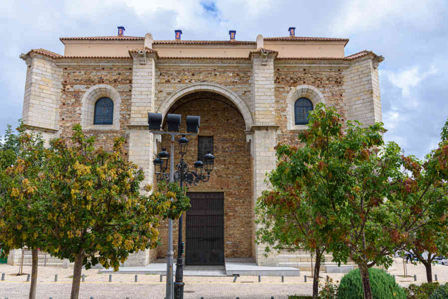 Huelva - Aracena 11 - parroquia de Nuestra Señora de la Asunción.jpg